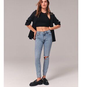 Abercrombie & Fitch Skinny High Rise Crop Size 27 Short